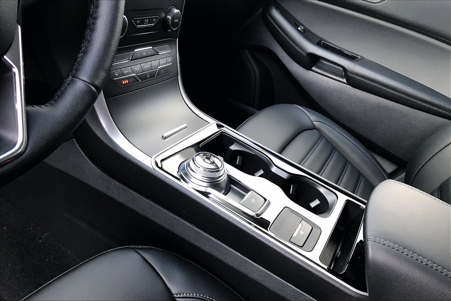 New 2020 Ford Edge SEL 4D Sport Utility in Morton #A85354 | Mike Murphy