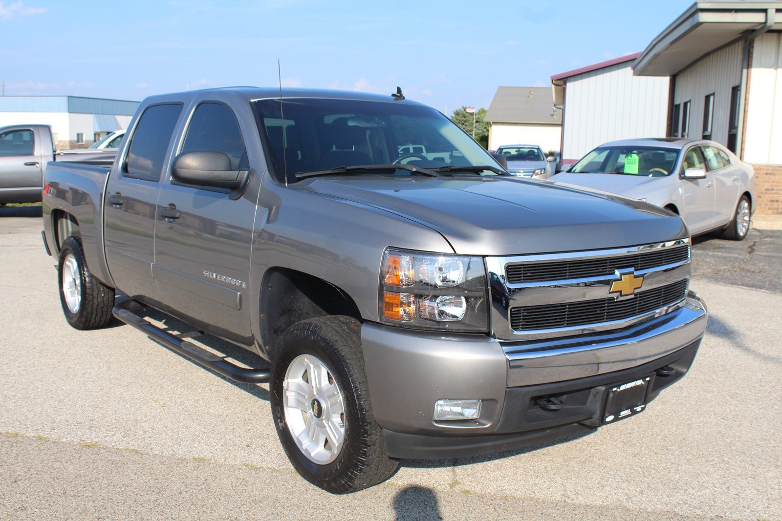 Pre-Owned 2007 Chevrolet Silverado 1500 4WD Crew Cab 143.5 LT w/1LT ...